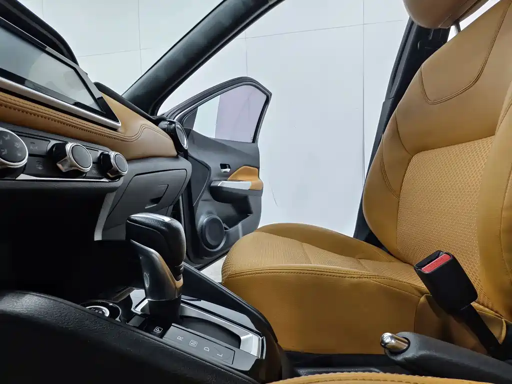 Nissan Kicks 2017 — фото 11