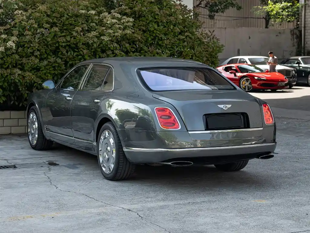 Bentley Mulsanne 2015 — фото 6