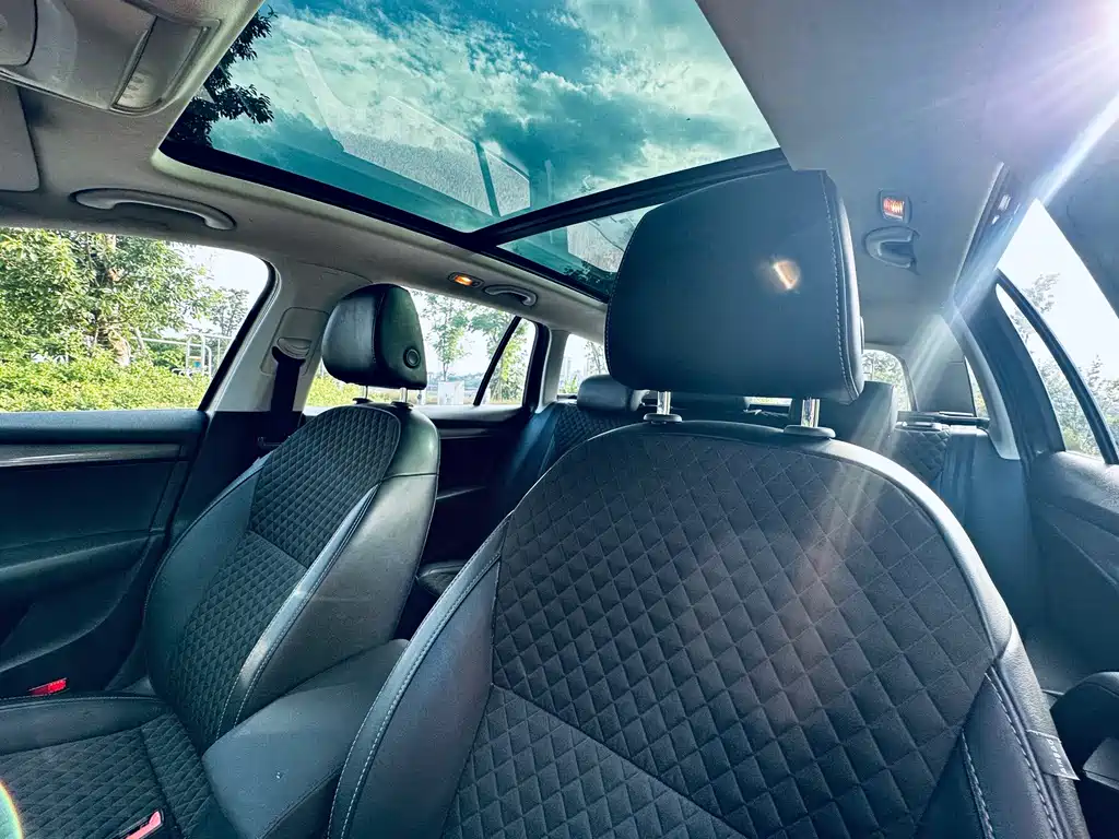 Skoda Octavia 2018 — фото 9