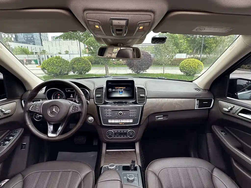 Mercedes-Benz GLE 2017 — фото 11