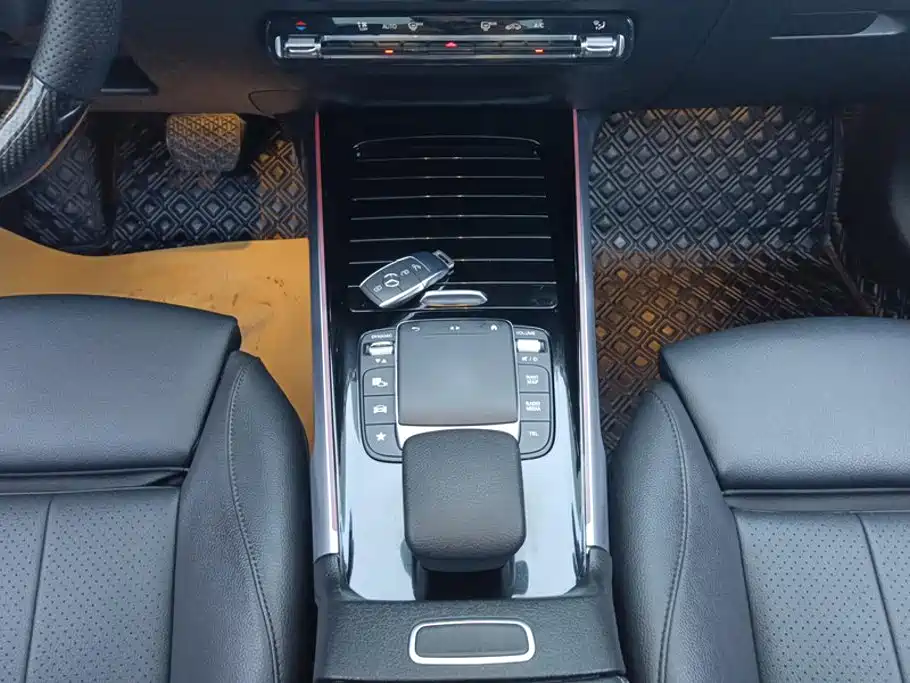 Mercedes-Benz GLB 2021 — фото 16