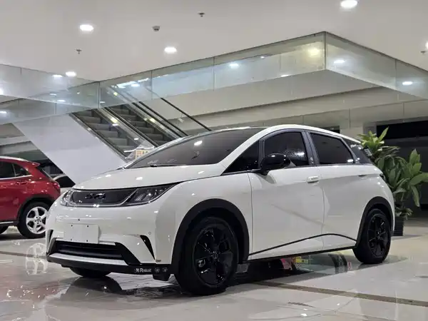 BYD Dolphin 2023