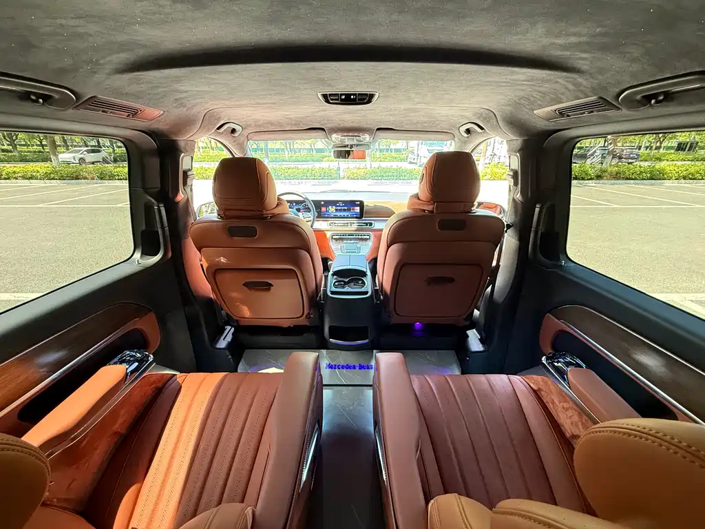 Mercedes-Benz V-Class 2025 — фото 13
