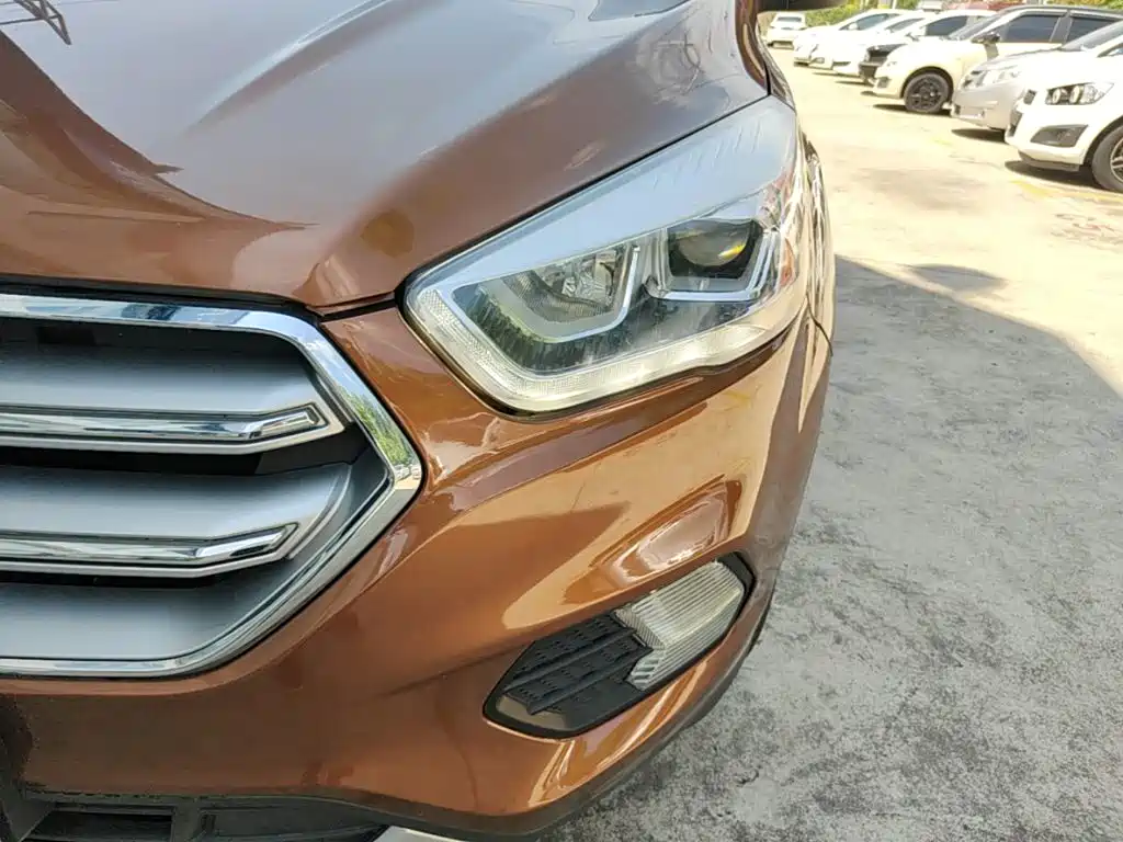 Ford Kuga 2017 — фото 24