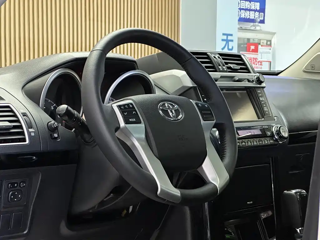 Toyota Prado 2017 — фото 9