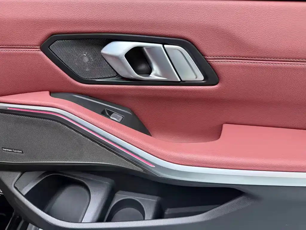 BMW 3 Series 2024 — фото 11