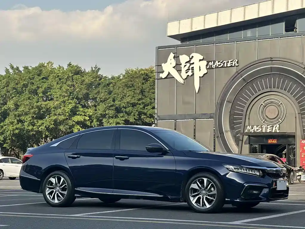 Honda Inspire 2019 — фото 3