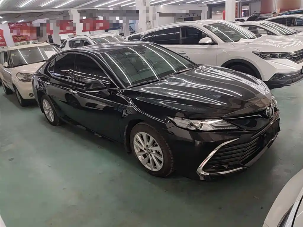Toyota Camry 2021 — фото 4