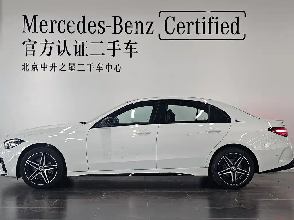 Mercedes-Benz C-Class 2024 — фото 2