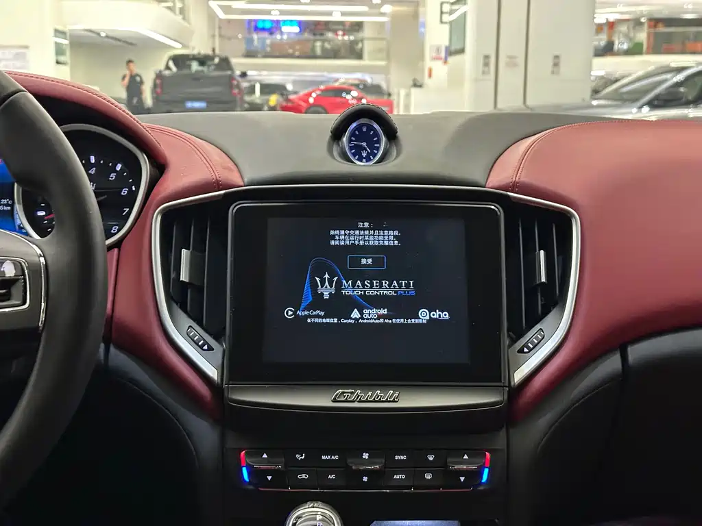 Maserati Ghibli 2018 — фото 10