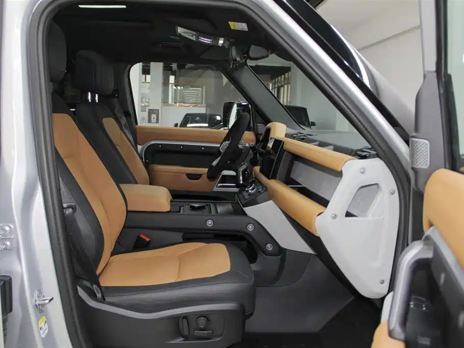 Land Rover Defender 2025 — фото 10