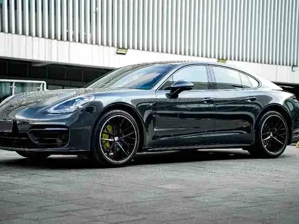 Porsche Panamera 2022
