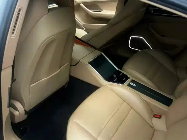 Porsche Panamera 2023