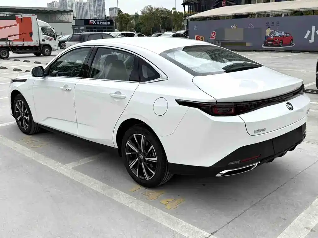 Changan Eado 2025 — фото 15