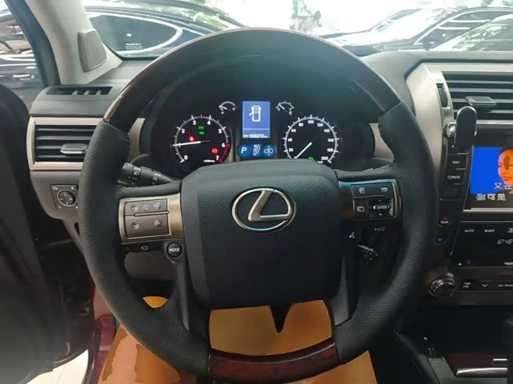 Lexus GX 2015 — фото 11