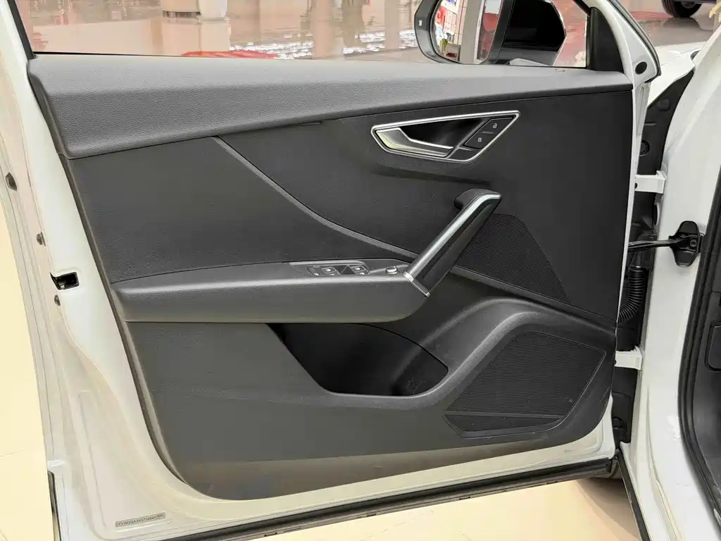 Audi Q2L 2019