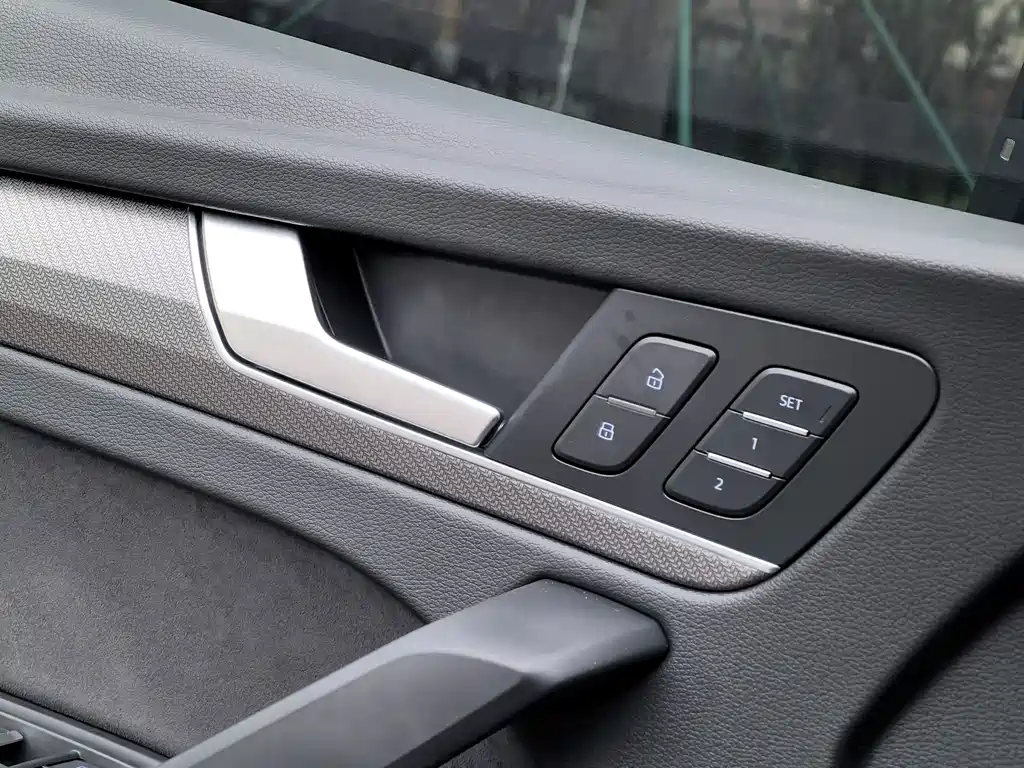 Audi Q5L Sportback 2022 — фото 19