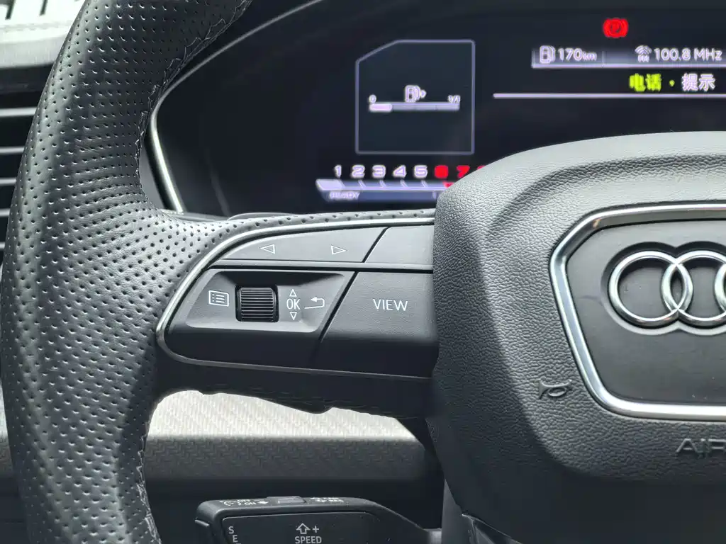 Audi Q5L Sportback 2022 — фото 16