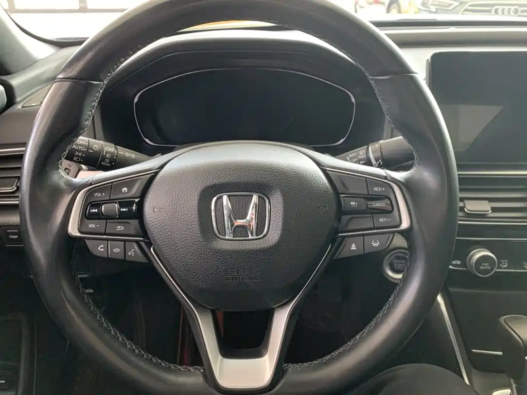 Honda Inspire 2022 — фото 10