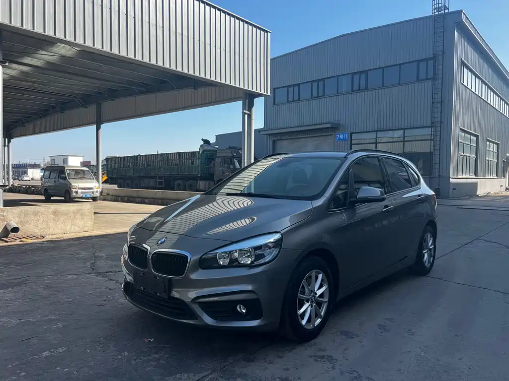 BMW 2 Series Active Tourer 2016 — фото 1
