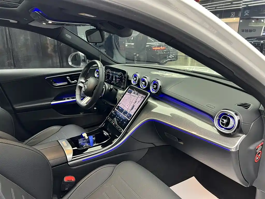 Mercedes-Benz C-Class 2023 — фото 19