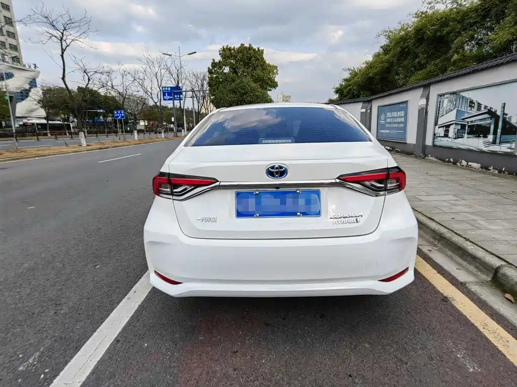Toyota Corolla 2019 — фото 10