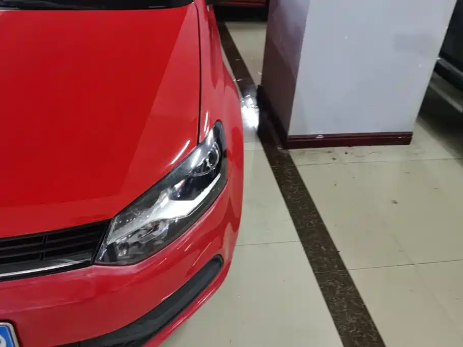Volkswagen Polo 2015