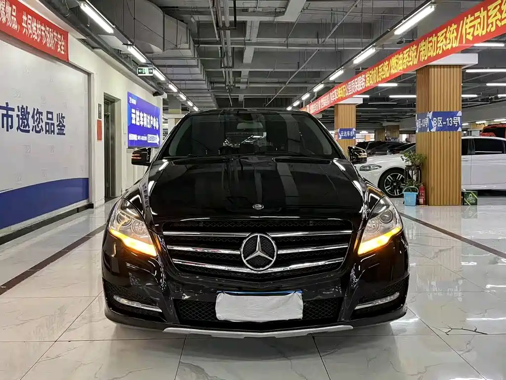 Mercedes-Benz R-Class 2017 — фото 1