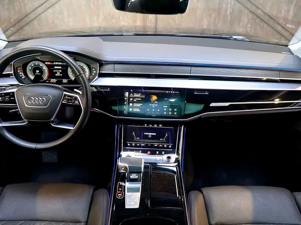 Audi A8 2022 — фото 12