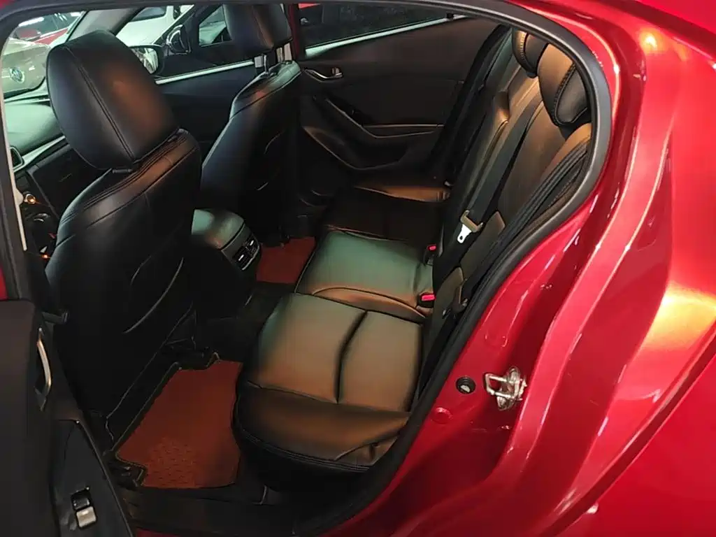 Mazda 3 Axela 2019 — фото 17