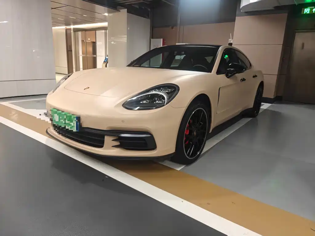 Porsche Panamera 2018 — фото 1