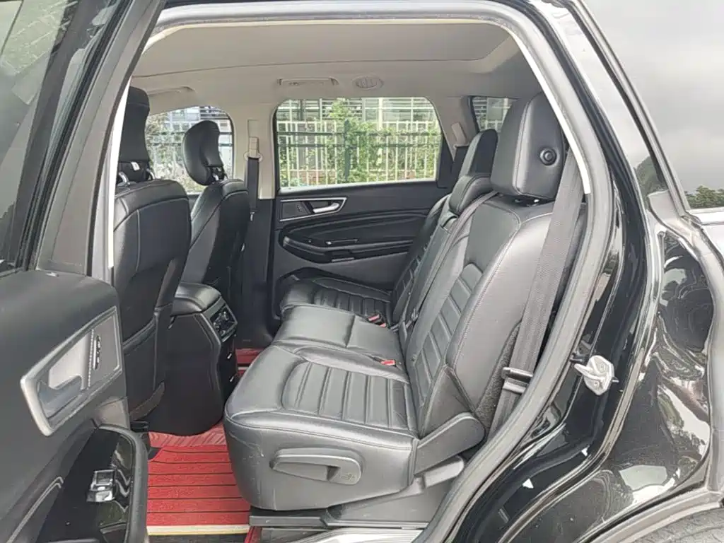 Ford Edge 2018 — фото 17