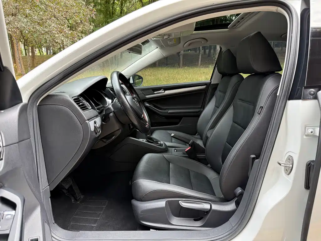 Volkswagen Sagitar 2019
