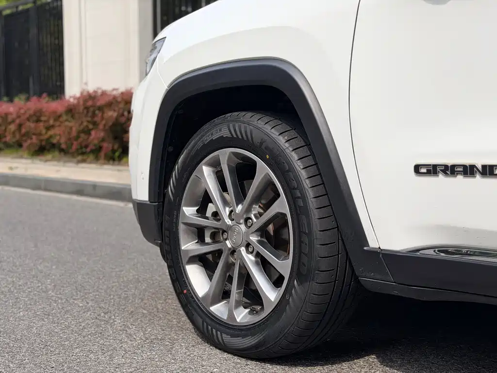 Jeep Grand Commander 2019 — фото 22