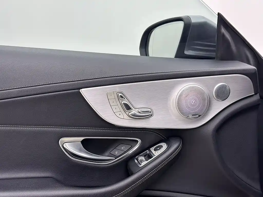 Mercedes-Benz C-Class 2018 — фото 16