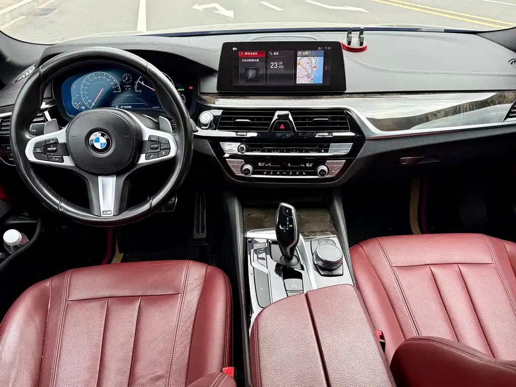 BMW 5 Series 2019 — фото 7