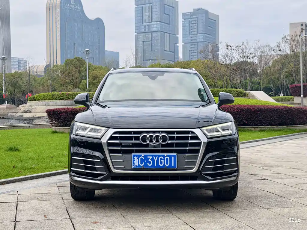 Audi Q5L 2020 — фото 2