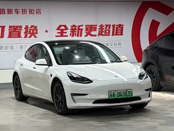Tesla Model 3 2022