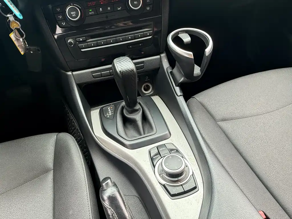 BMW X1 2014 — фото 12