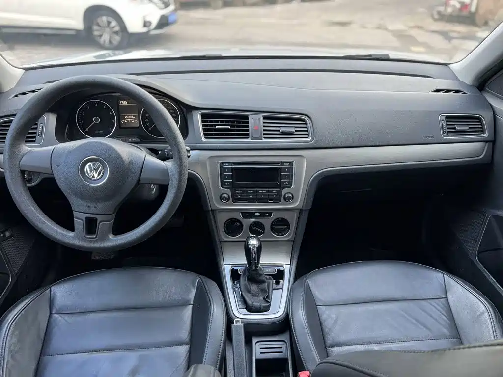 Volkswagen Lavida 2015