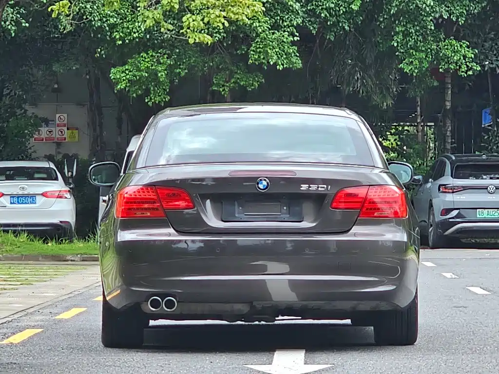BMW 3 Series 2011 — фото 10