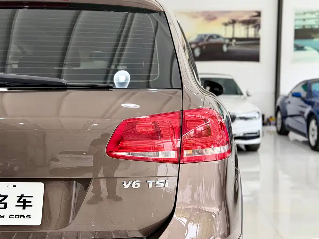 Volkswagen Touareg 2015 — фото 15