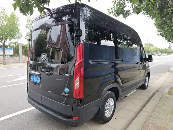 Maxus V90 2025