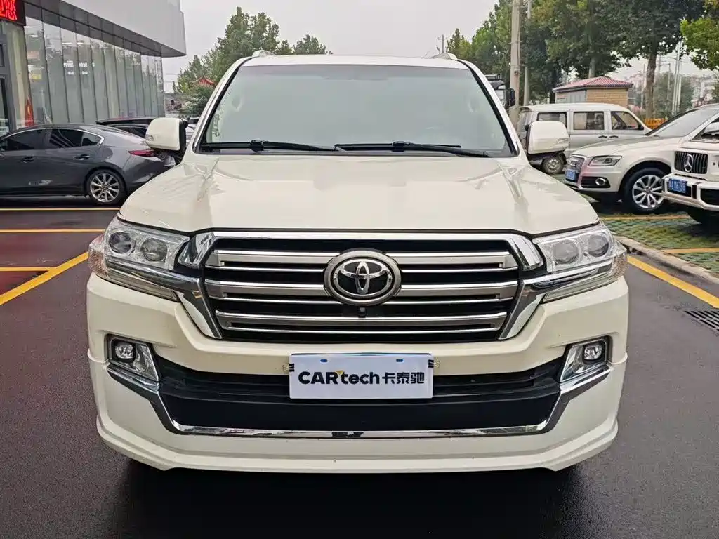 Toyota Land Cruiser 2019 — фото 1