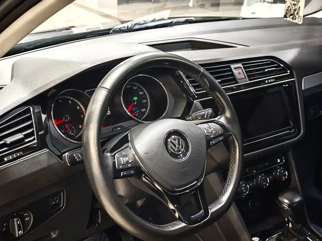 Volkswagen Tiguan L 2019