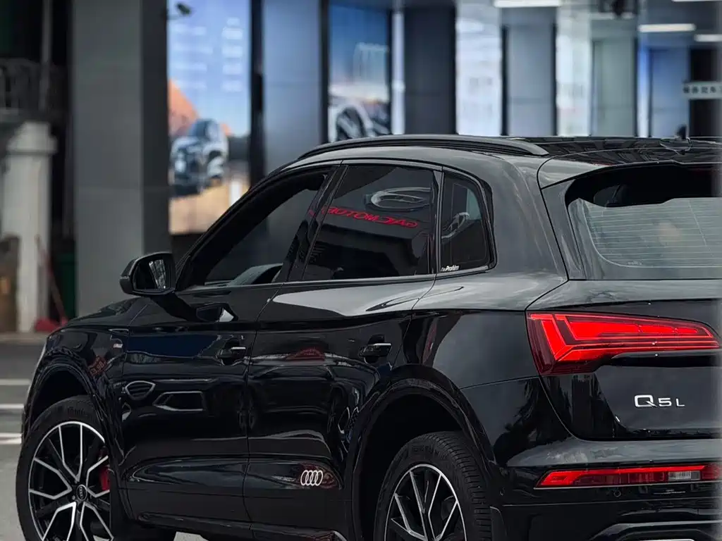 Audi Q5L 2025 — фото 19