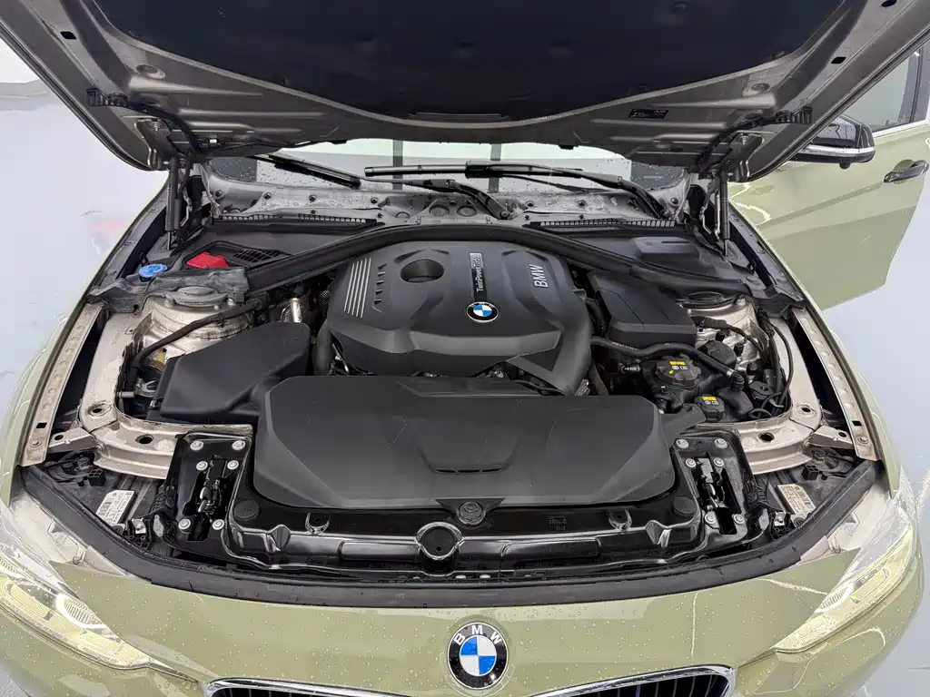BMW 3 Series 2017 — фото 9