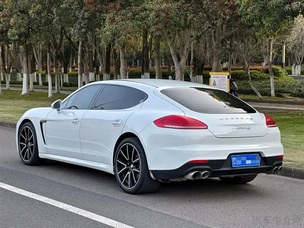 Porsche Panamera 2017 — фото 9