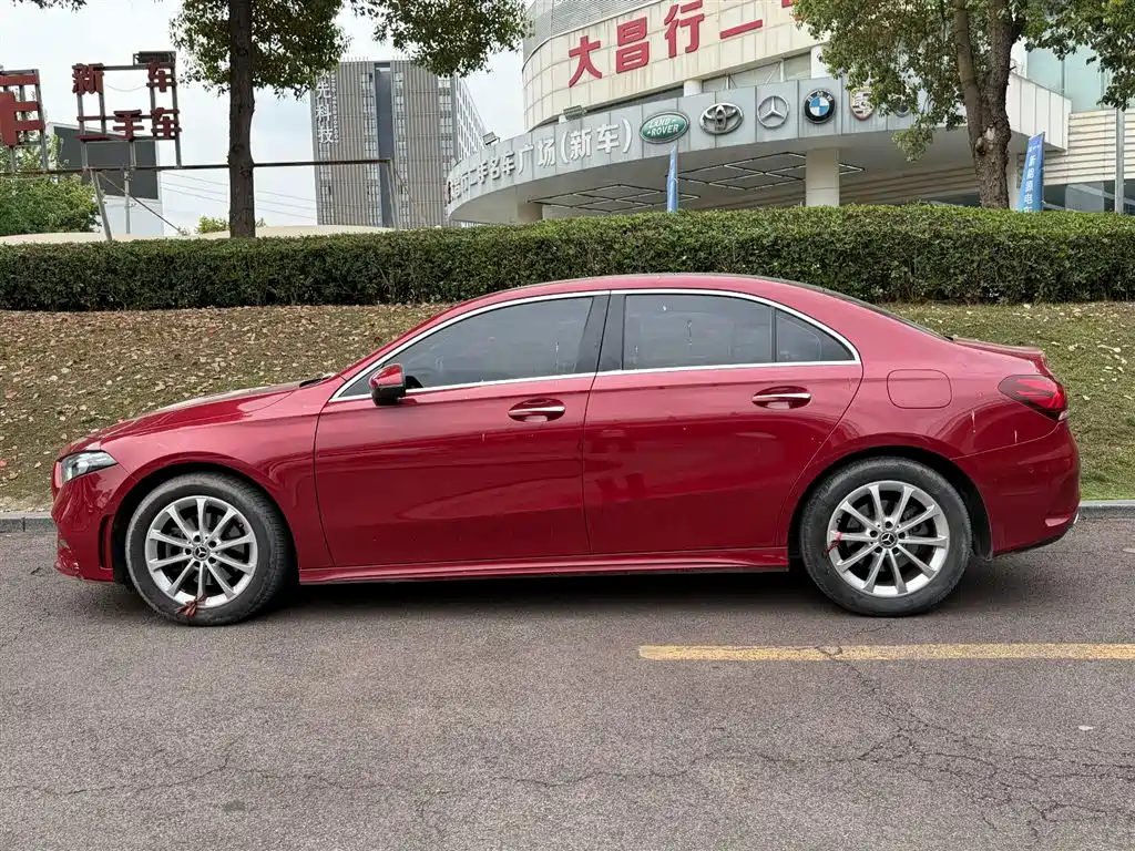 Mercedes-Benz A-Class 2022 — фото 3