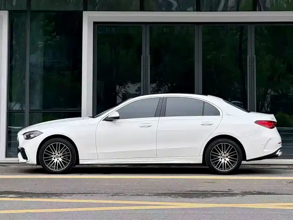 Mercedes-Benz C-Class 2022